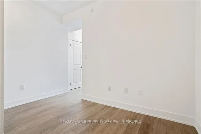 Additional image 4 of 470 Dundas St Unit 906