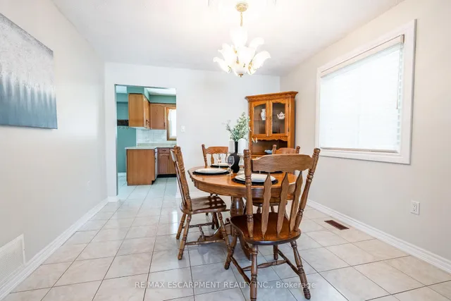 Additional image 8 of 35 Republic Ave