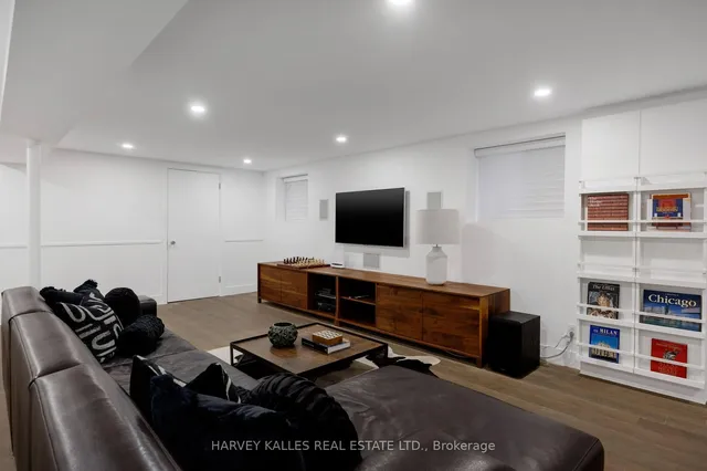 Additional image 33 of 11 Hawthorn Ave