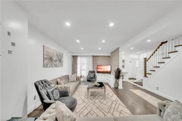 Additional image 9 of 156 Fanshawe Dr