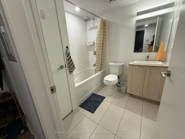 Additional image 7 of 501 Yonge St Unit 3512