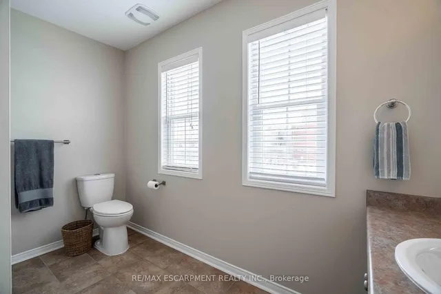 Additional image 23 of 212 Bradley Ave