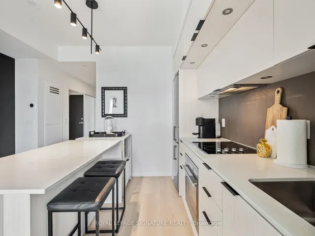 Additional image 9 of 170 Sumach St Unit 1204