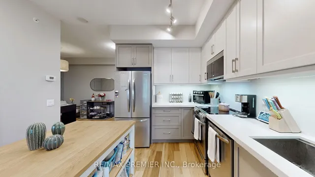 Additional image 14 of 10 Park Lawn Rd Unit 404