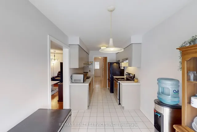 Additional image 37 of 28 Heathcliffe Sq