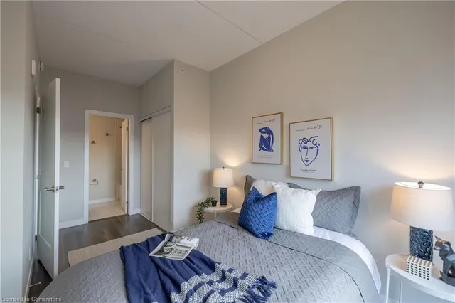 Additional image 28 of 15 Queen St Unit 902