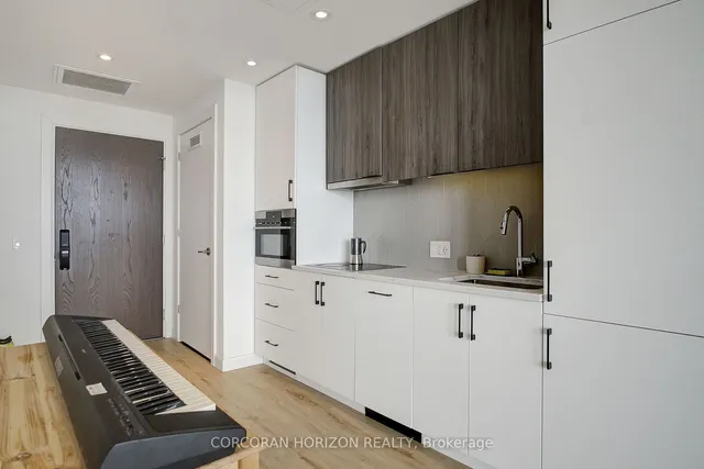 Additional image 8 of 741 King St Unit 1710