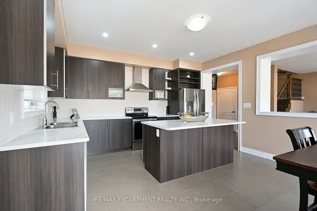 Additional image 8 of 300 Crafter Cres