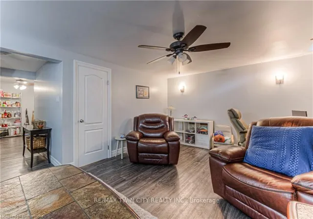 Additional image 32 of 26 Cedarhill Cres