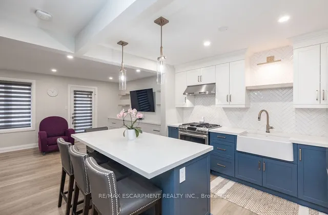 Additional image 20 of 1809 Upper Wentworth St Unit 22