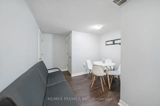 Additional image 23 of 122 Robert Hicks Dr