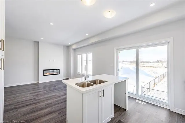 Additional image 11 of 205 Thames Way Unit 44
