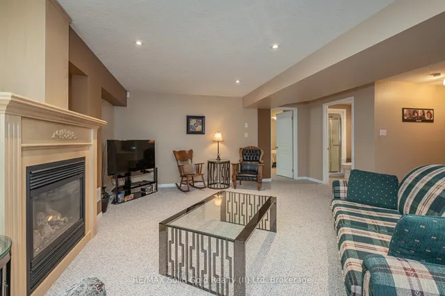 Additional image 25 of 900 Doon Village Rd Unit 12