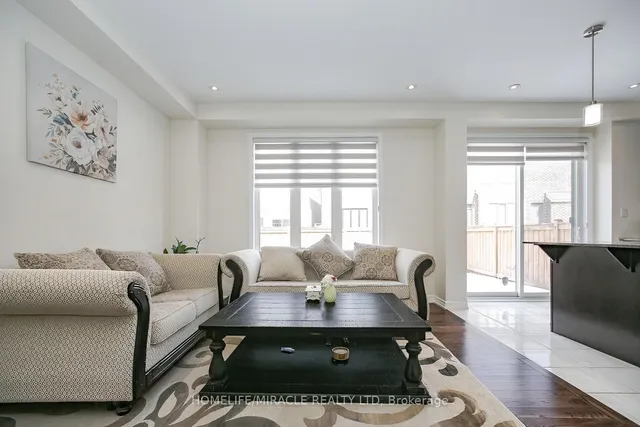 Additional image 12 of 5 Emily St