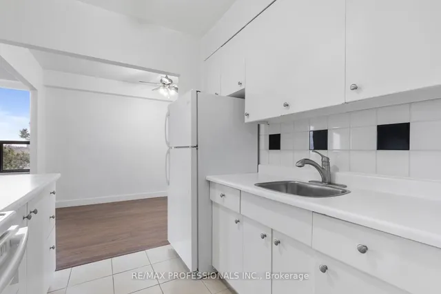 Additional image 21 of 740 Eglinton Ave Unit 404