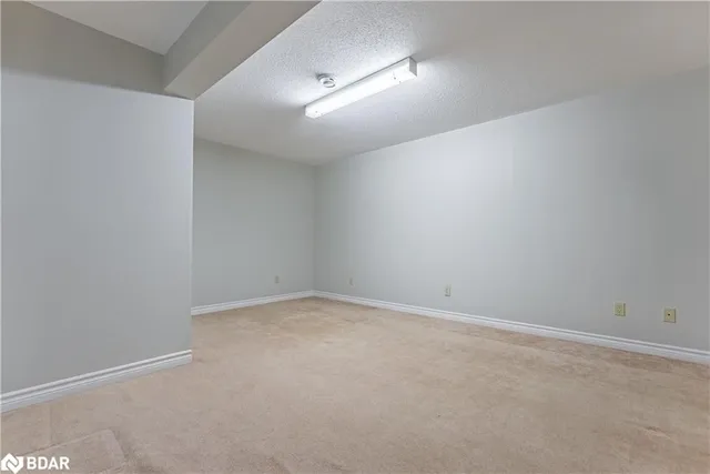 Additional image 17 of 18 Jena Crt