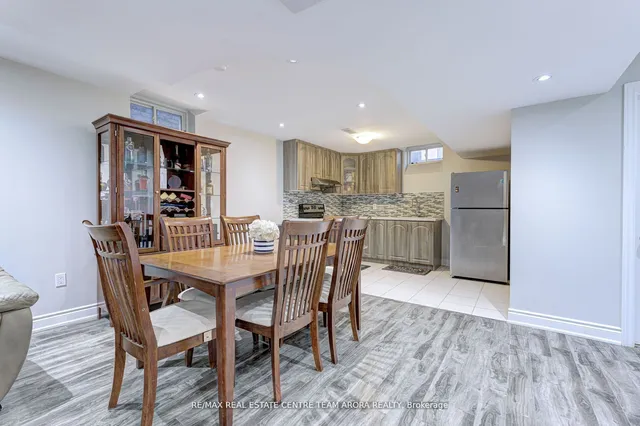 Additional image 34 of 27 Monkton Circ