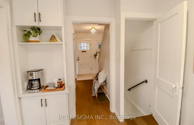 Additional image 22 of 149 Queensdale Ave