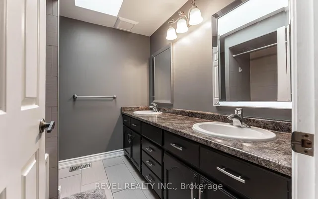 Additional image 28 of 7 Sugarplum Crt