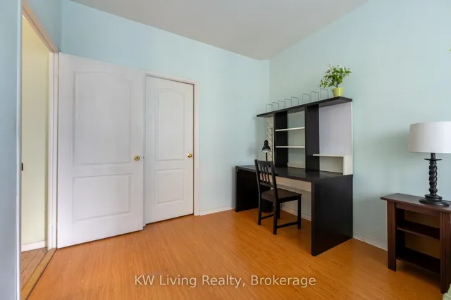 Additional image 19 of 555 Yonge St Unit 404