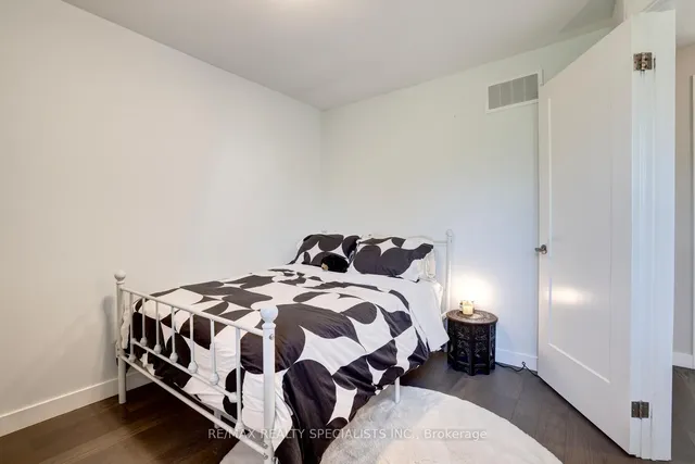 Additional image 28 of 94 Glendale Ave