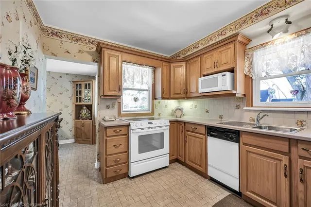 Additional image 20 of 50 Tweedsmuir Ave