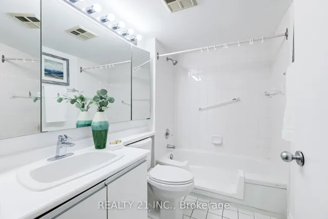 Additional image 30 of 21 Overlea Blvd Unit 511