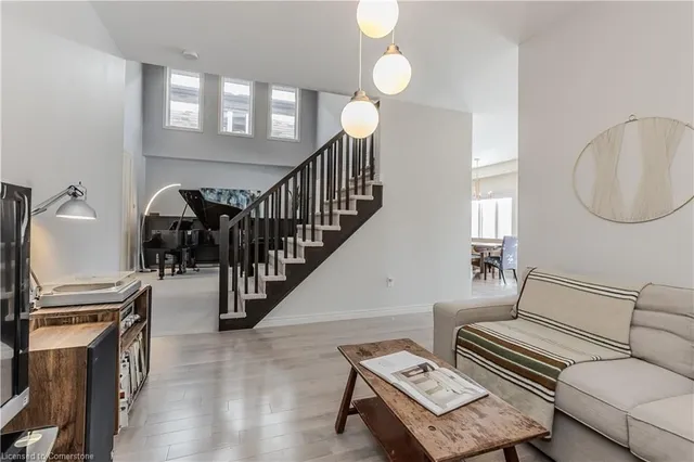 Additional image 18 of 8 Thornbury Crt