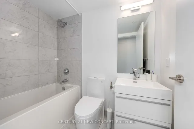 Additional image 7 of 39 Roehampton Ave Unit 2003