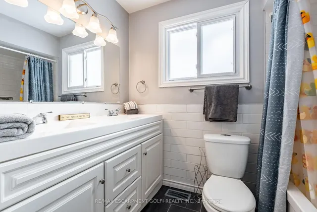 Additional image 21 of 157 Fielding Cres