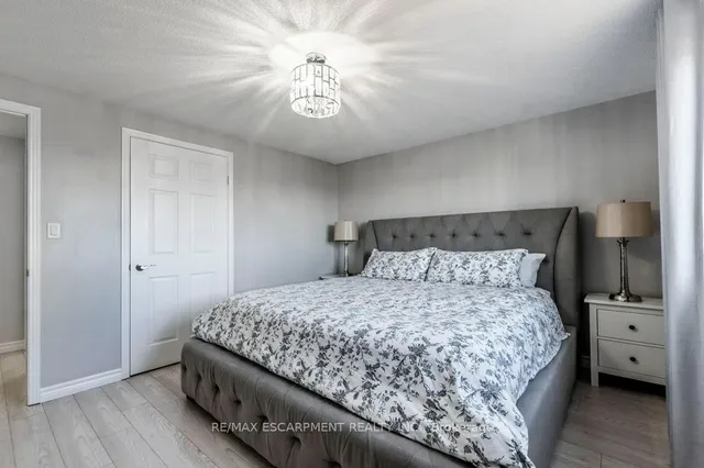 Additional image 3 of 27 Grayrocks Ave