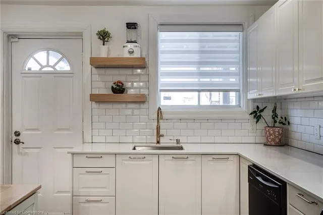 Additional image 20 of 37 Holton Ave