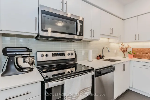 Additional image 18 of 399 Queen St Unit 210