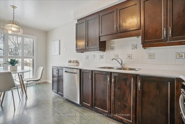 Additional image 20 of 2076 Pelee Blvd