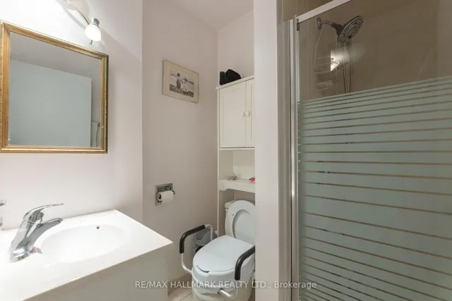 Additional image 33 of 258 Apache Tr