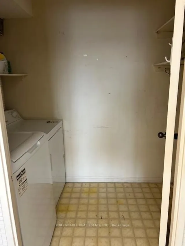 Additional image 19 of 3000 Bathurst St Unit 1106