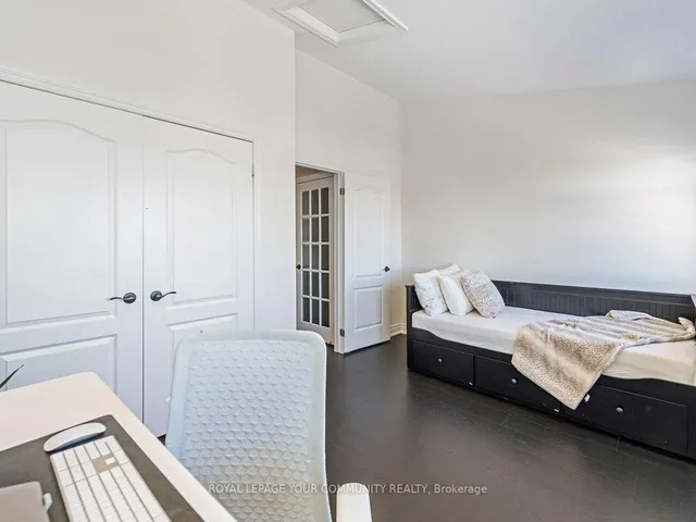 Additional image 35 of 5080 Fairview St Unit 9