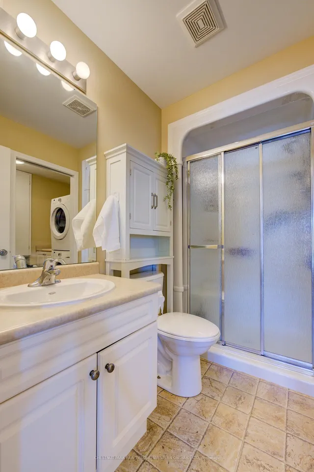 Additional image 23 of 988 Zeller Cres