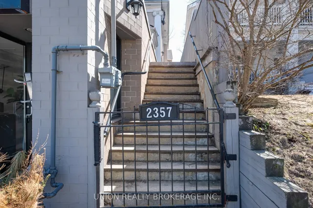 Additional image 29 of 2357 Queen St Unit 7