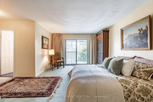 Additional image 33 of 887 MONTGOMERY Dr