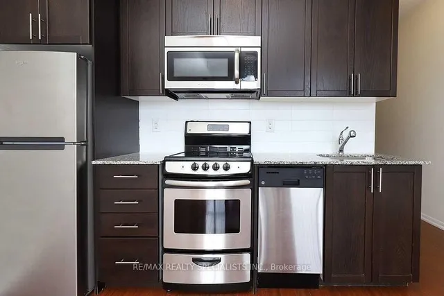 Additional image 7 of 800 Lawrence Ave Unit 216