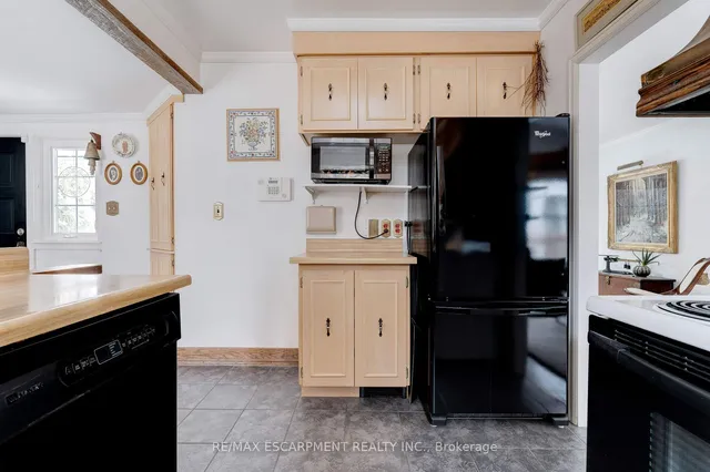 Additional image 17 of 847 FOREST GLEN Ave