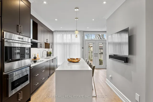 Additional image 11 of 8 Alex Mews