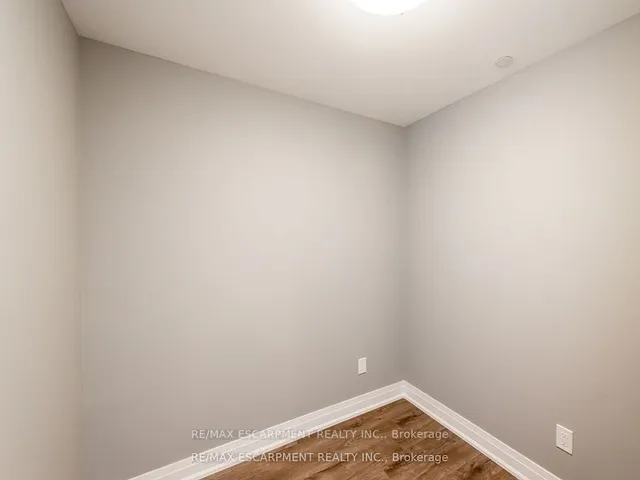 Additional image 22 of 50 Kaitting Tr Unit 303