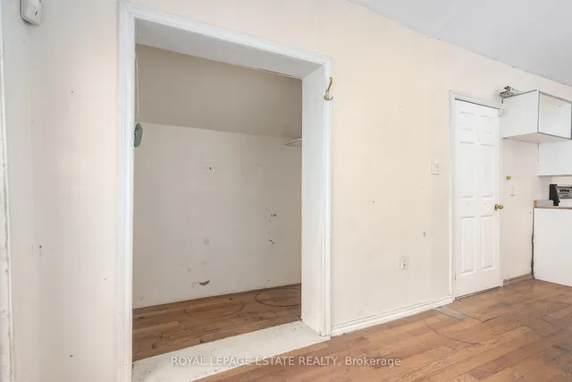 Additional image 17 of 876 Eastern Ave