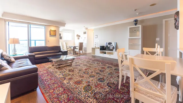 Additional image 26 of 77 Harbour Sq Unit 2412