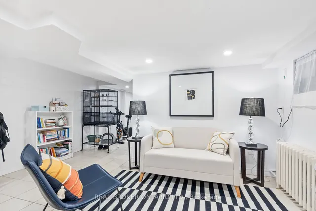 Additional image 30 of 130 Harvie Ave