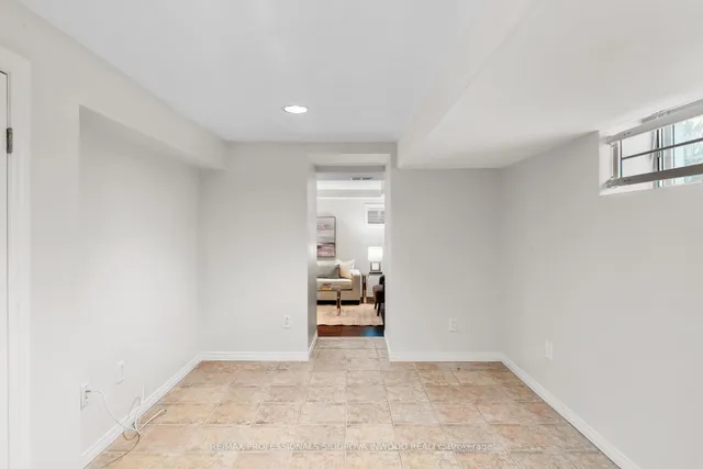 Additional image 38 of 306 Runnymede Rd