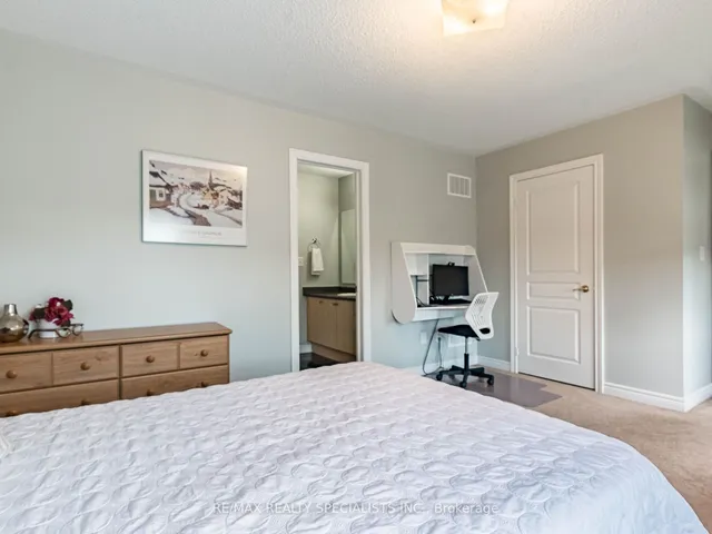 Additional image 19 of 26 Lloyd Cres