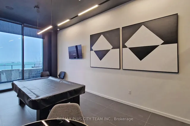 Additional image 35 of 21 Lawren Harris Sq Unit 909